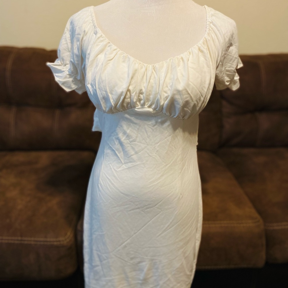Main Strip Medium White Babydoll Open Back Dress